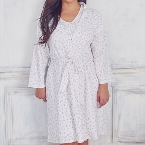 NEW W/ TAGS - Kissy Kissy Garden Roses Women's Robe - Size XS